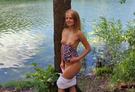 Классно, когда только познакомился с девушкой, а она уже готова ебаться на природе